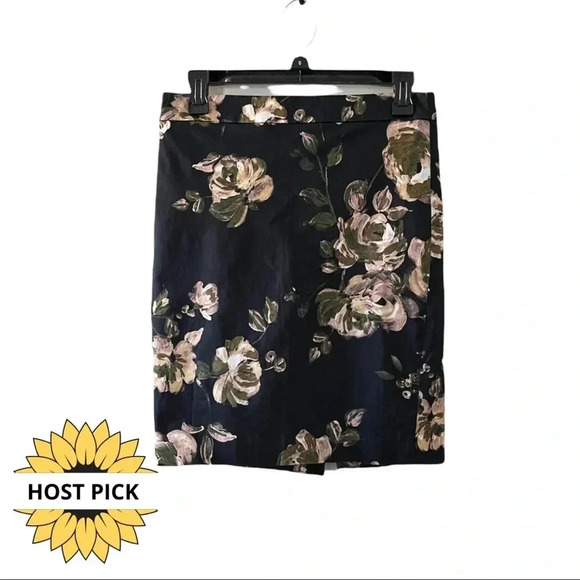 🔥HOST PICK🔥 J Crew Pencil skirt navy and floral - Picture 3 of 7